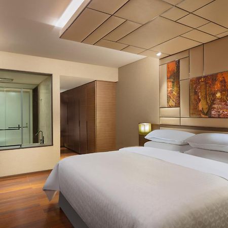Sheraton Grand Bengaluru Whitefield Hotel & Convention Center Екстериор снимка