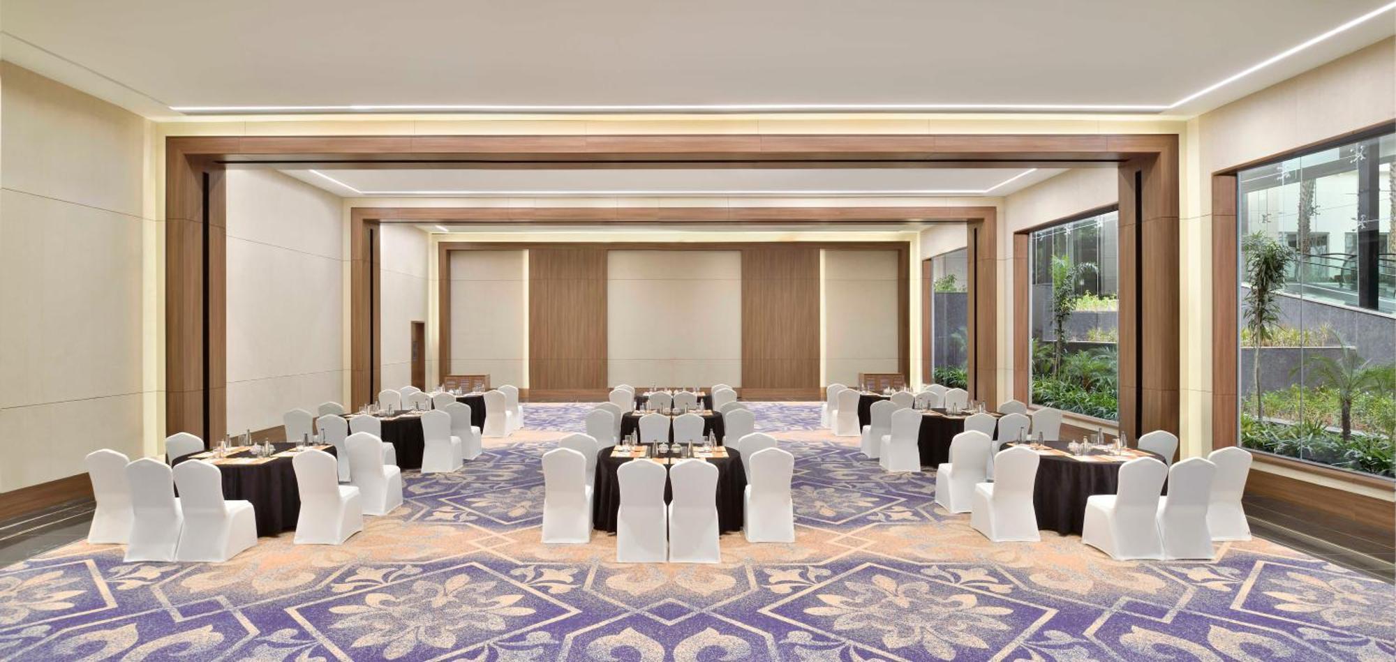 Sheraton Grand Bengaluru Whitefield Hotel & Convention Center Екстериор снимка