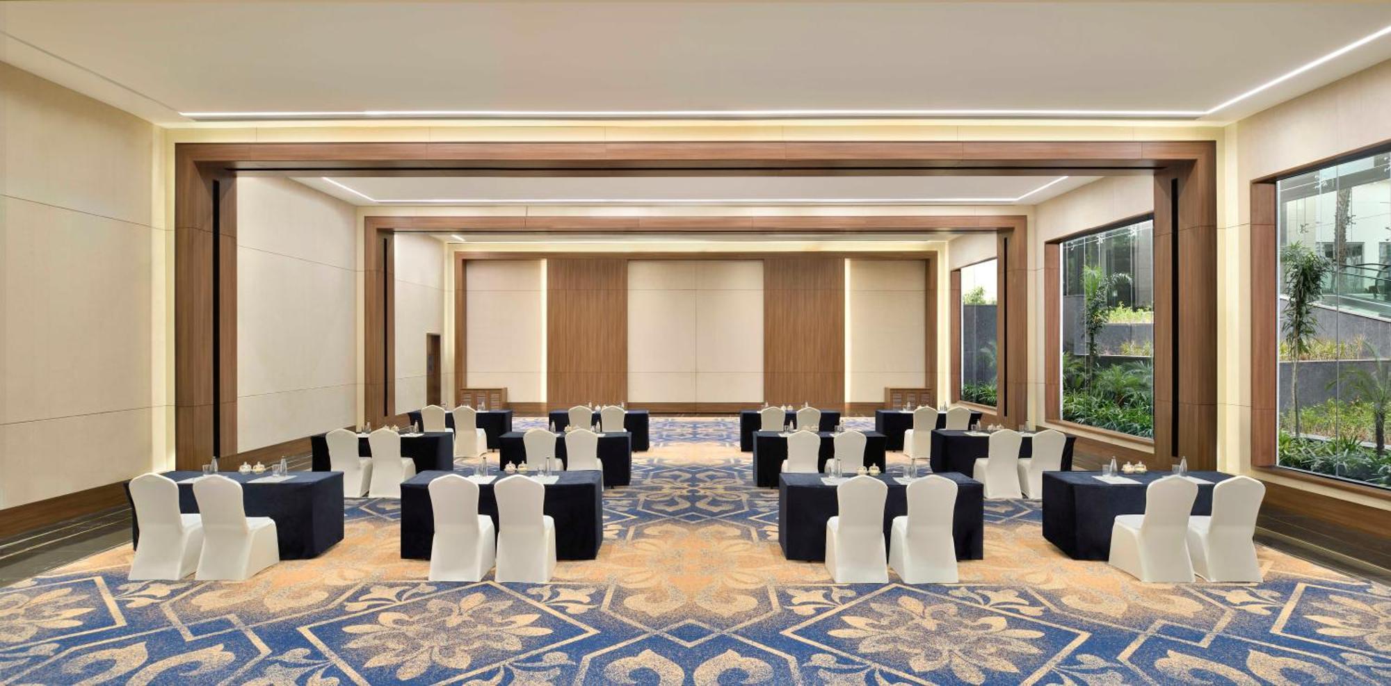Sheraton Grand Bengaluru Whitefield Hotel & Convention Center Екстериор снимка