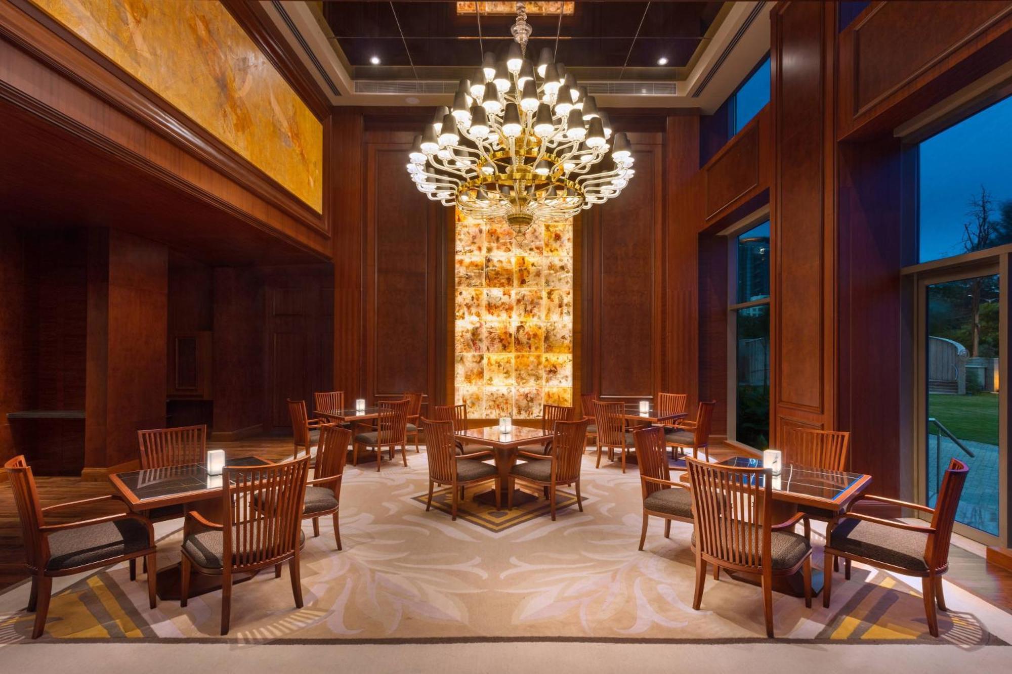 Sheraton Grand Bengaluru Whitefield Hotel & Convention Center Екстериор снимка