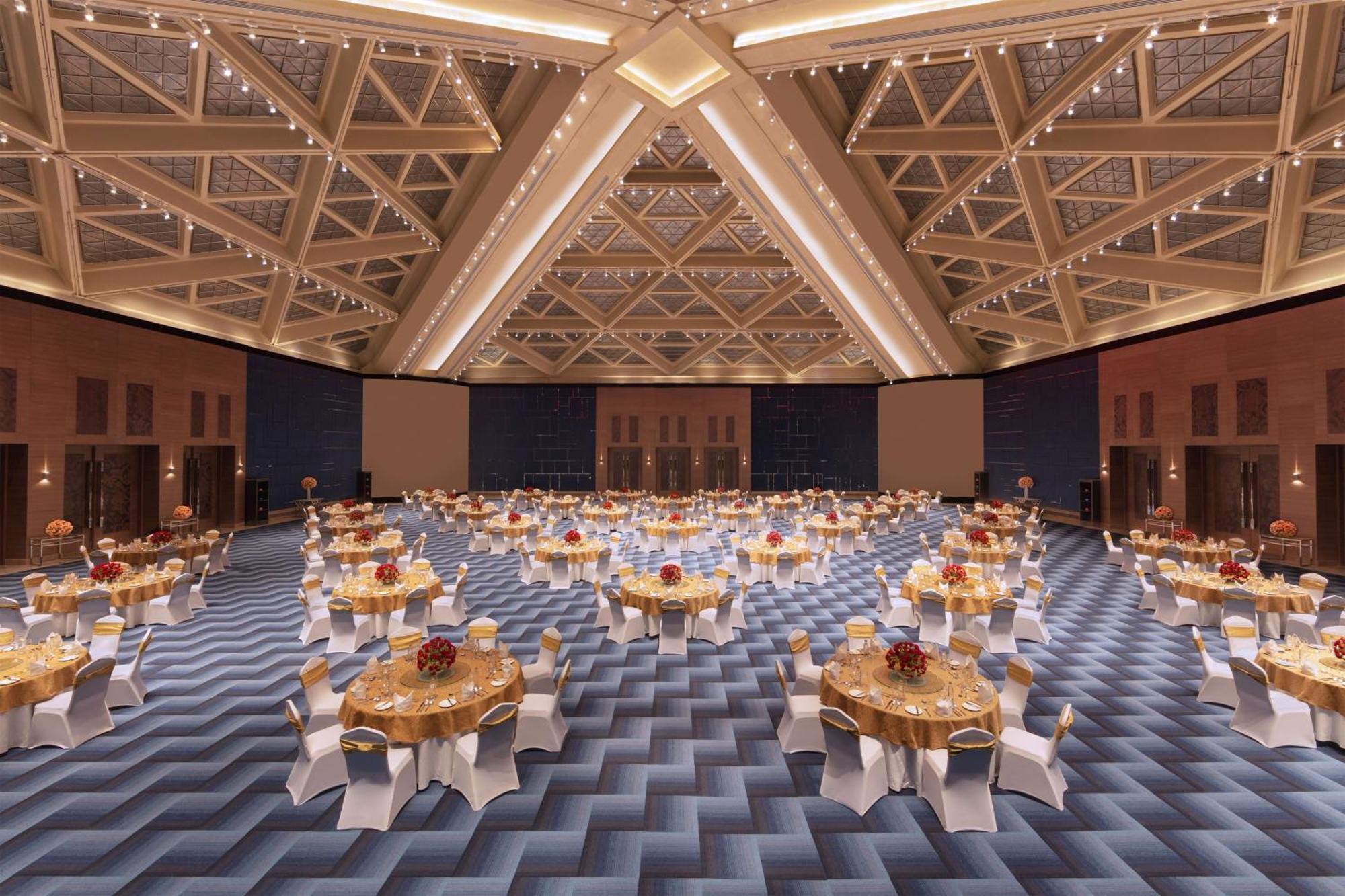 Sheraton Grand Bengaluru Whitefield Hotel & Convention Center Екстериор снимка