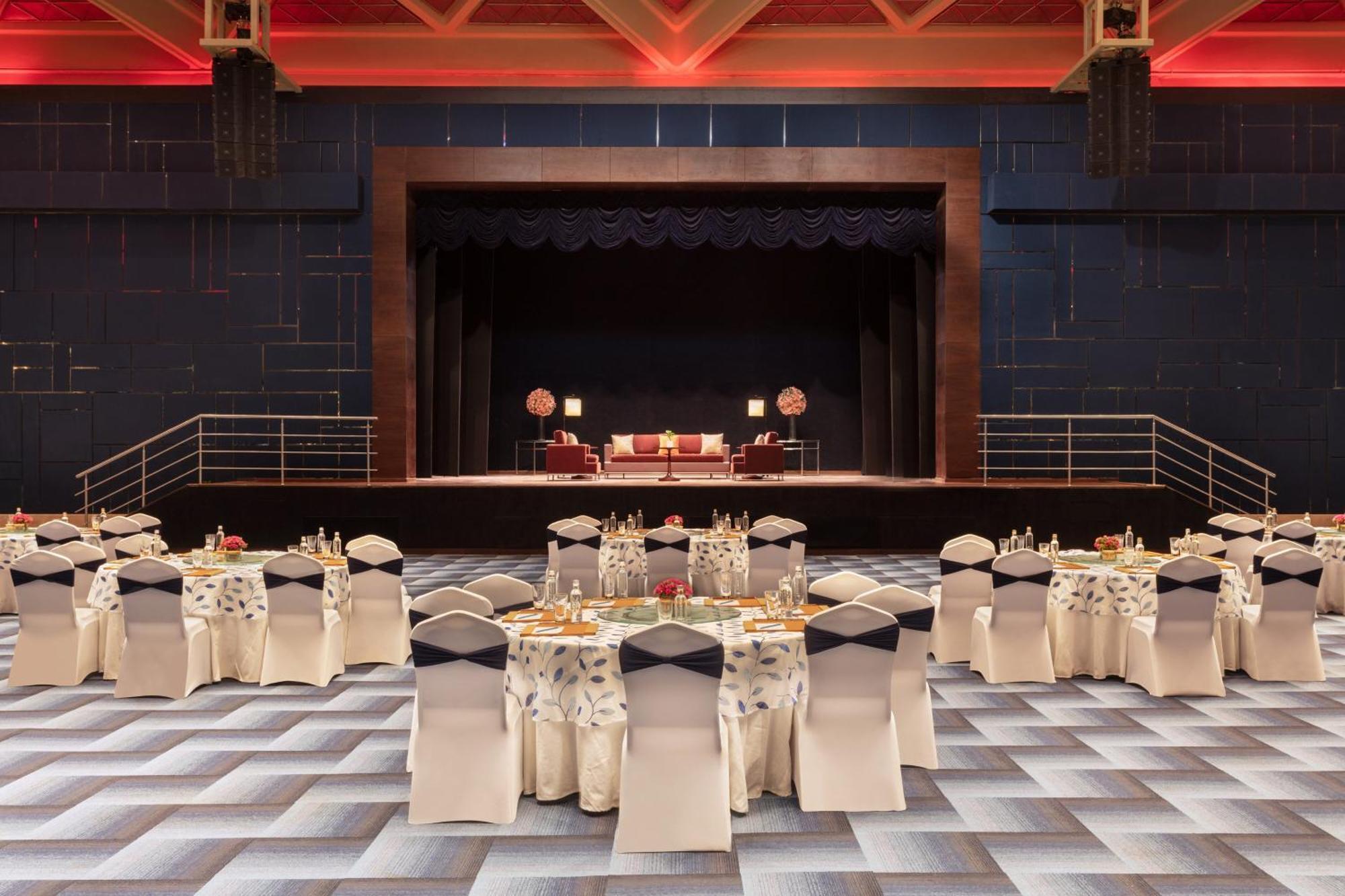 Sheraton Grand Bengaluru Whitefield Hotel & Convention Center Екстериор снимка