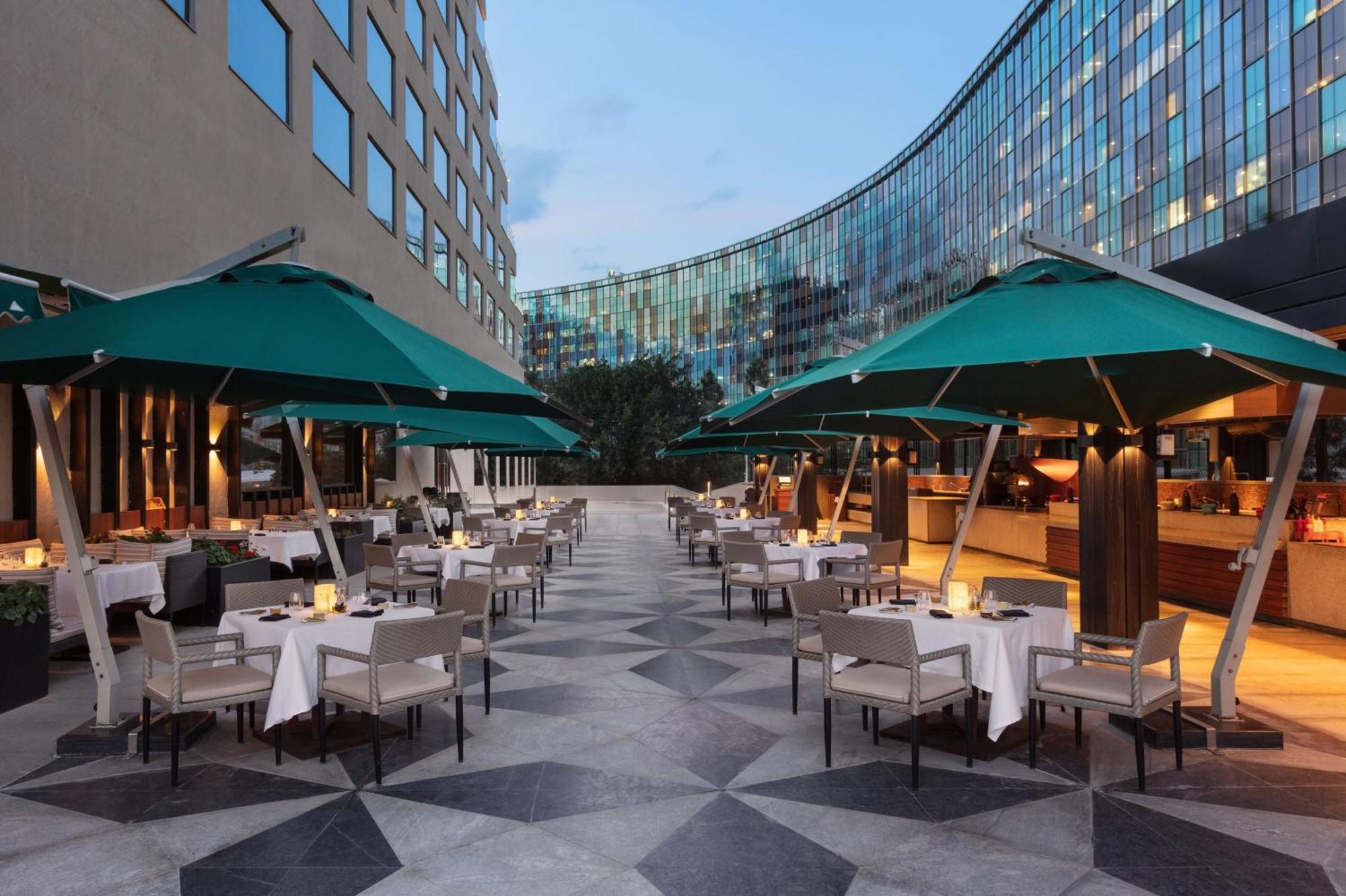 Sheraton Grand Bengaluru Whitefield Hotel & Convention Center Екстериор снимка