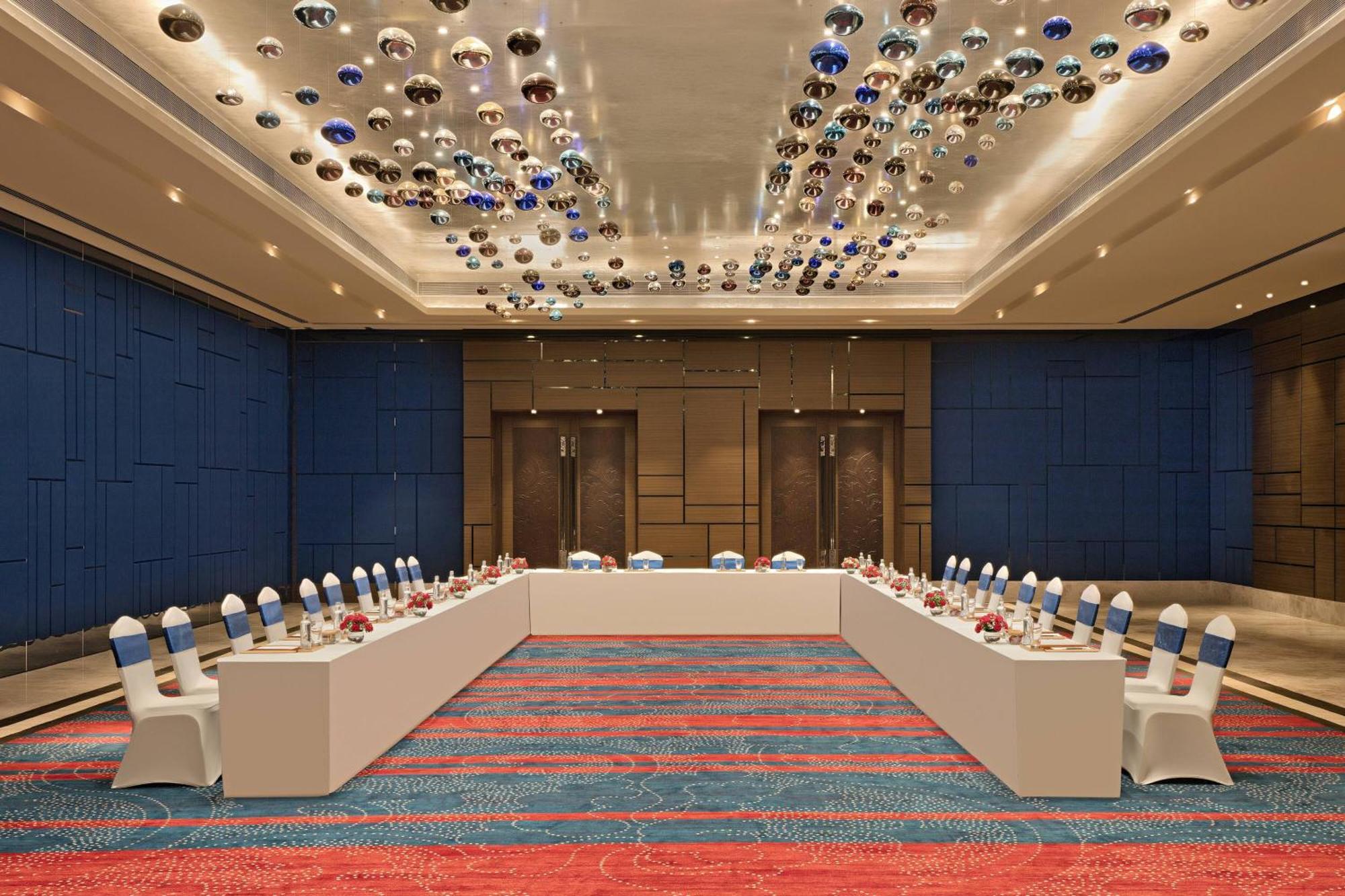 Sheraton Grand Bengaluru Whitefield Hotel & Convention Center Екстериор снимка