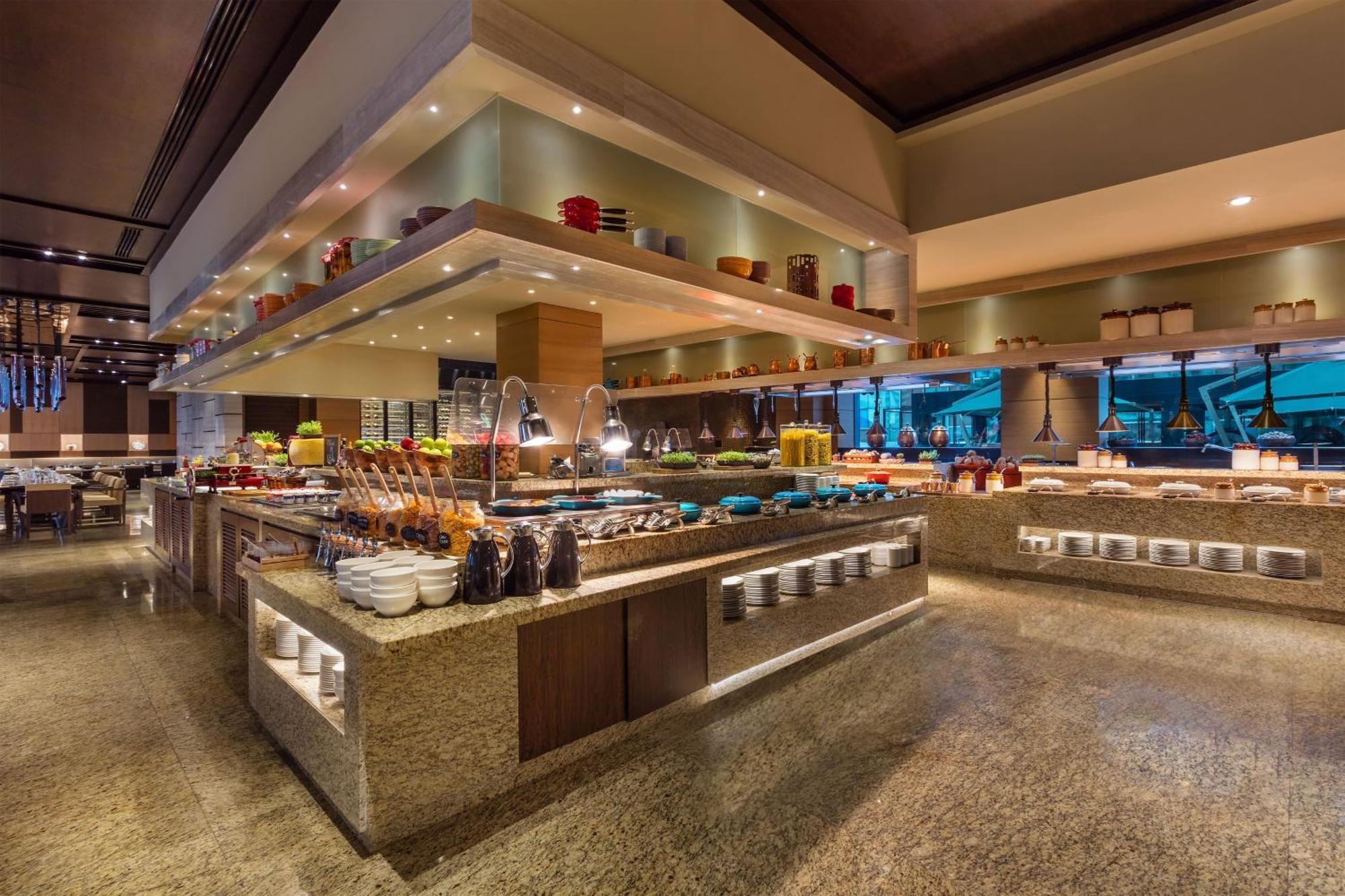 Sheraton Grand Bengaluru Whitefield Hotel & Convention Center Екстериор снимка
