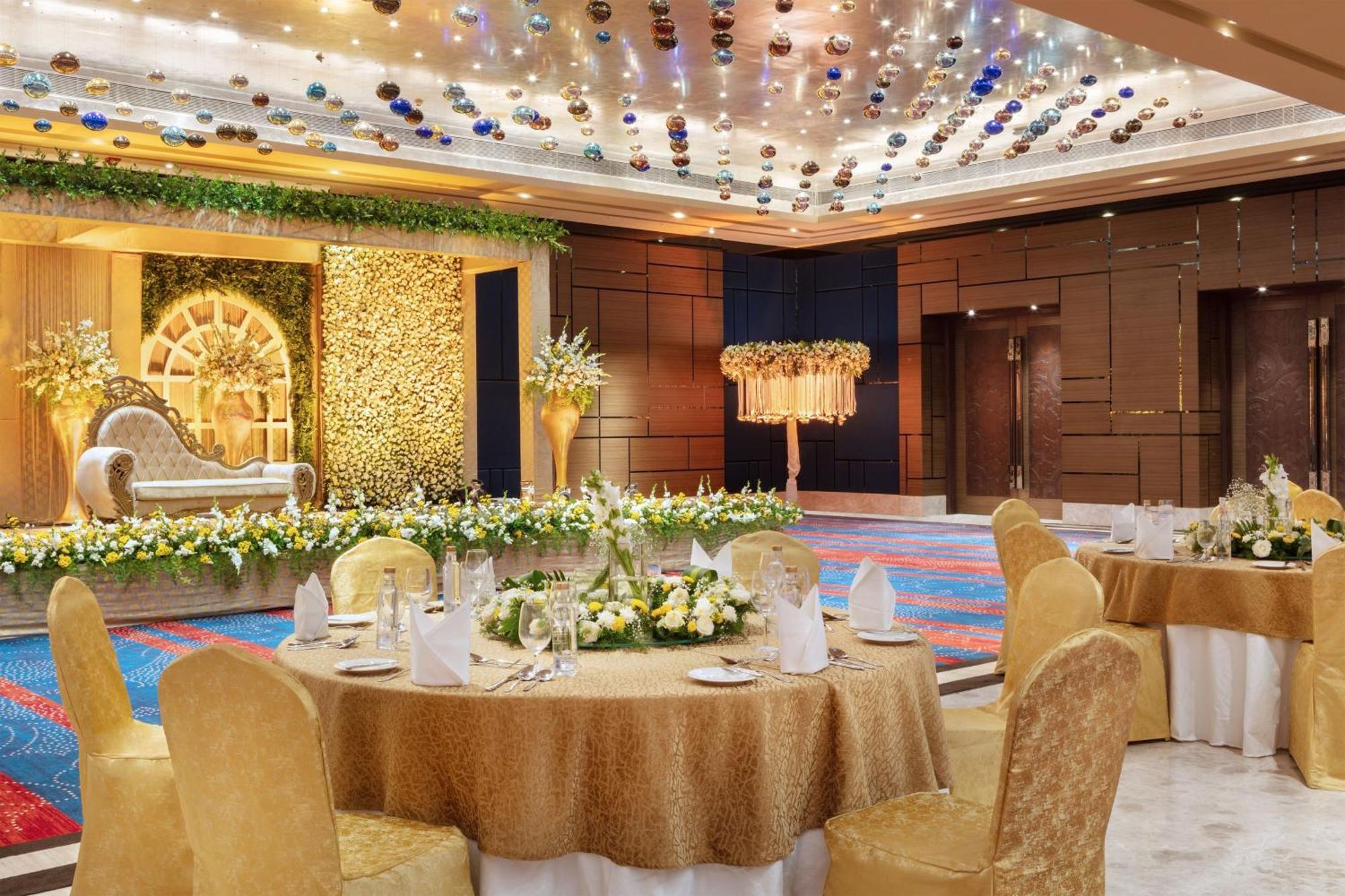 Sheraton Grand Bengaluru Whitefield Hotel & Convention Center Екстериор снимка