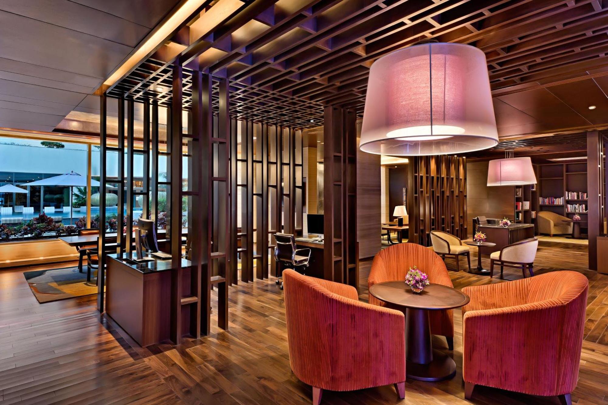 Sheraton Grand Bengaluru Whitefield Hotel & Convention Center Екстериор снимка