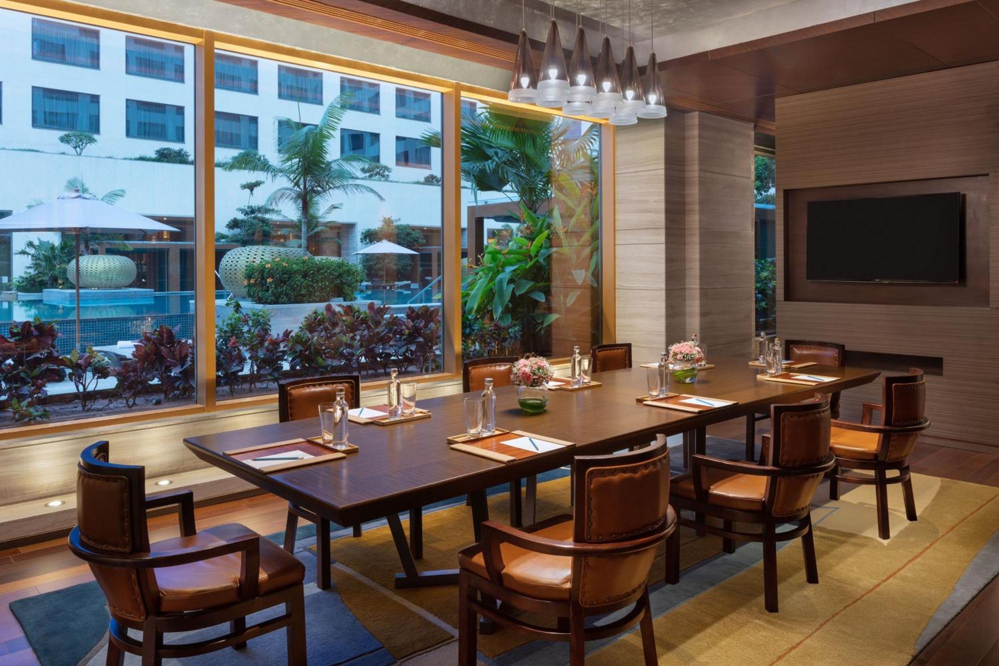 Sheraton Grand Bengaluru Whitefield Hotel & Convention Center Екстериор снимка