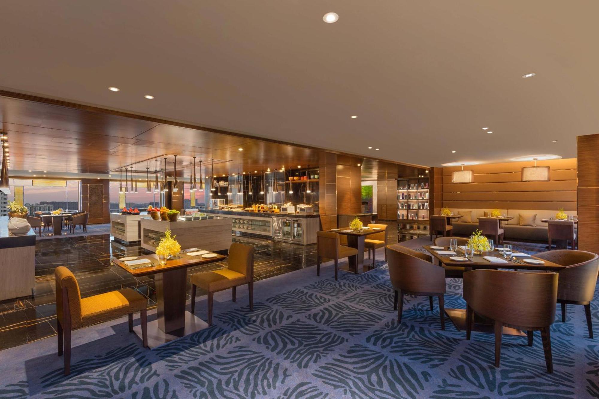 Sheraton Grand Bengaluru Whitefield Hotel & Convention Center Екстериор снимка