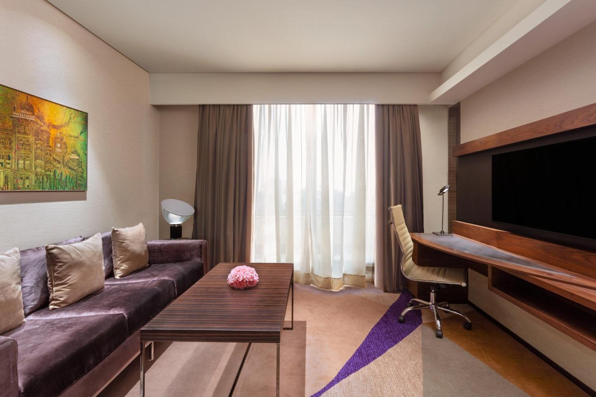 Sheraton Grand Bengaluru Whitefield Hotel & Convention Center Екстериор снимка